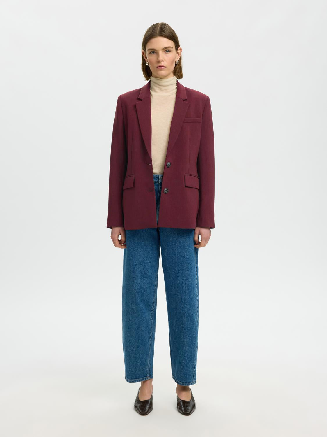 model_shot-front_full